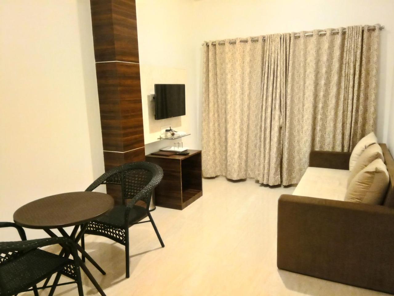 Royal Orbit Hotel Panchgani Eksteriør billede